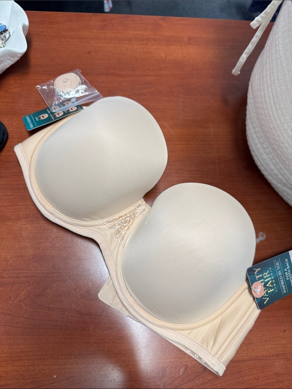 Vanity fair strapless convertible bra 38D // 061406